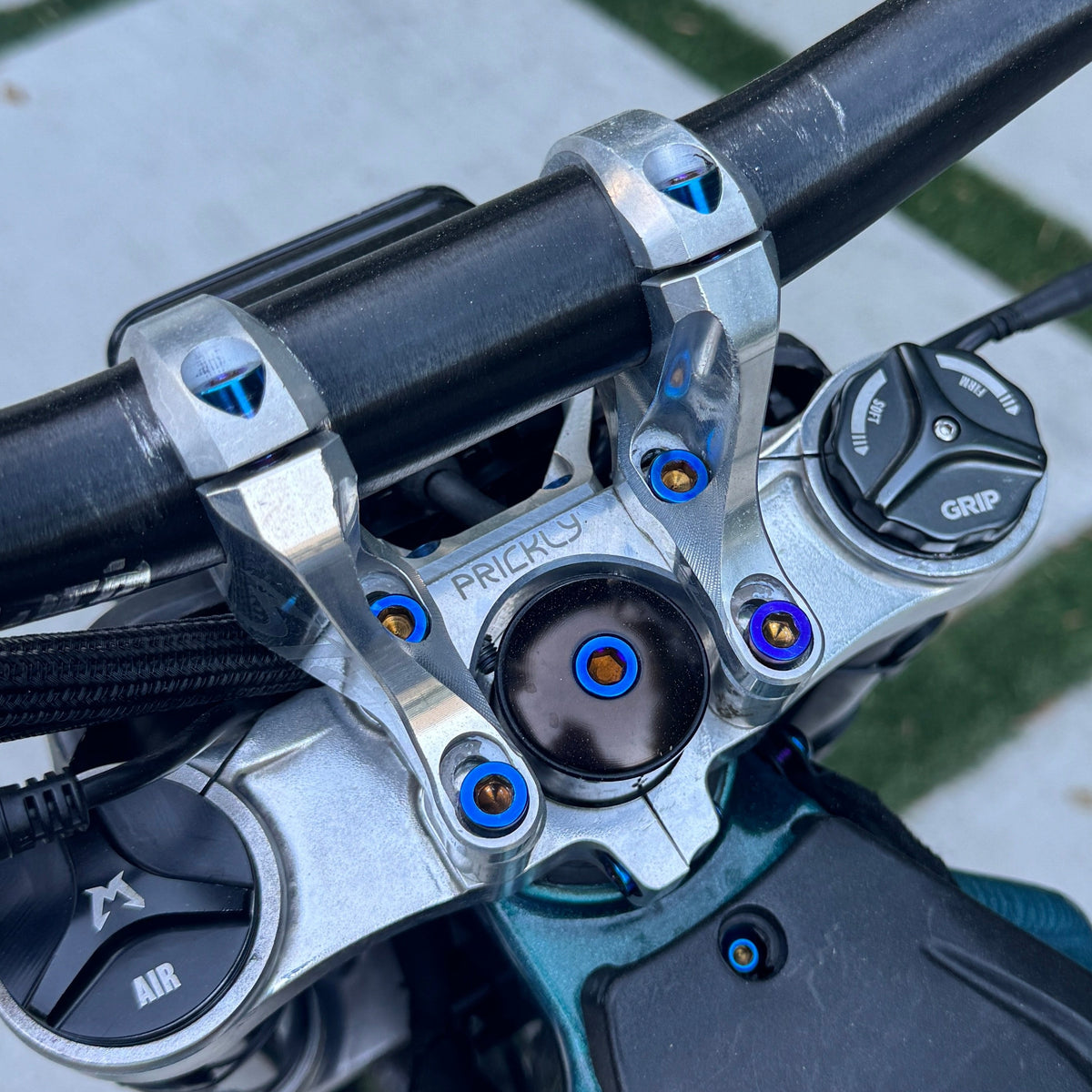 Titanium Riser Titanium Direct Mount Riser Bolts – MANTIS CORE
