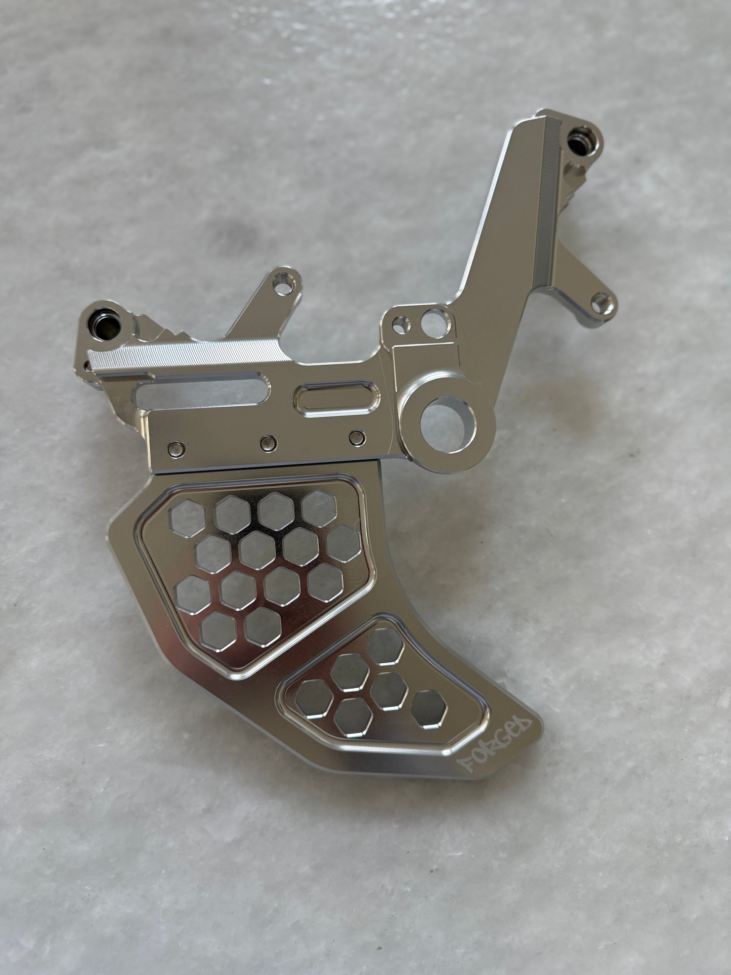 Metal Ultra-Bee Dual Caliper Mount