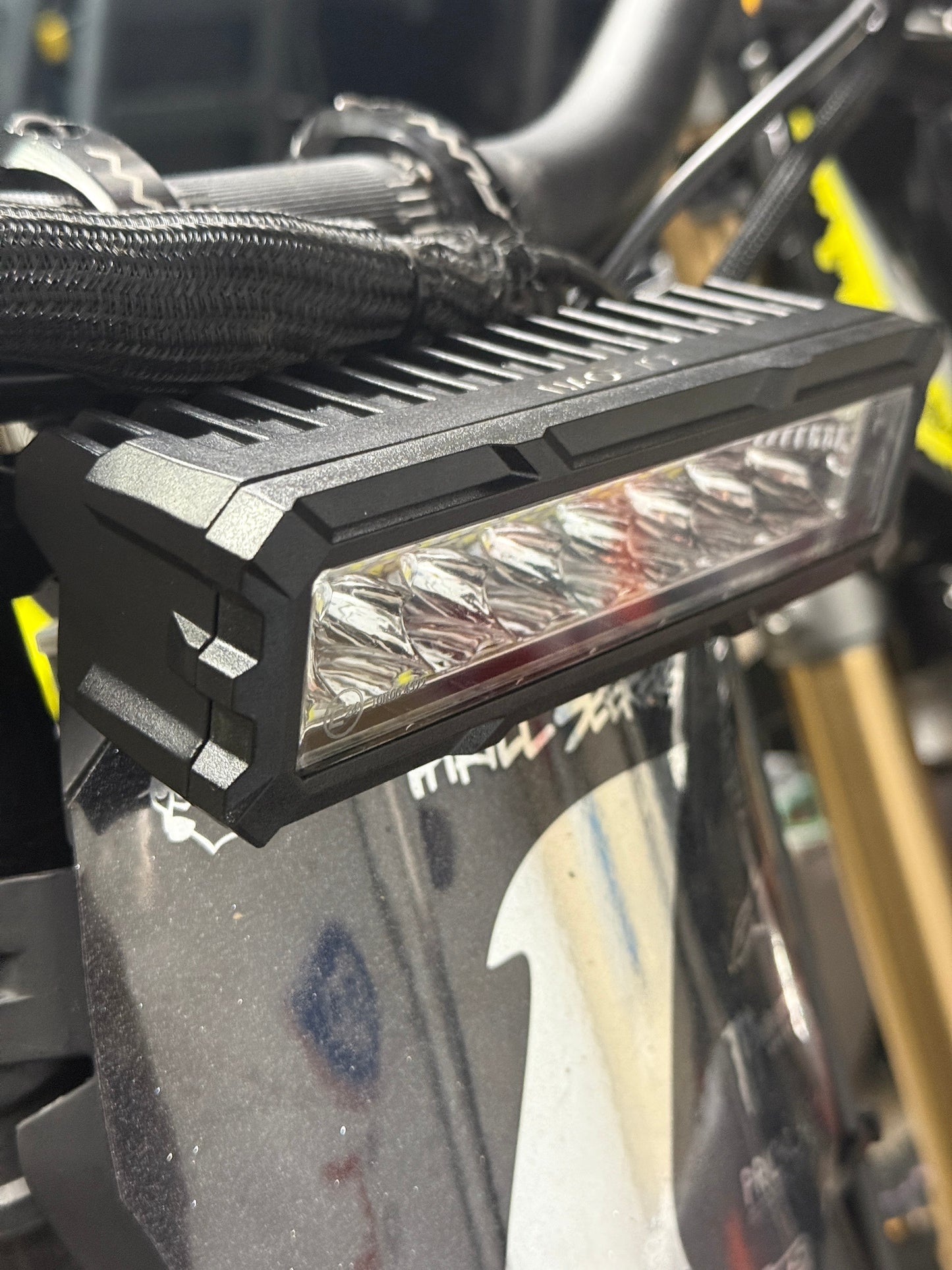 (Mantis/X) Extreme Bar Headlight